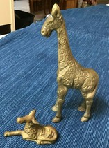 Vintage Solid Brass Figurine Mother &amp; Baby Giraffe 561A - £18.22 GBP