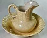Vintage Pitcher And Wash Basin Colonial Elegant Yellow Brown Speckled St... - $35.99
