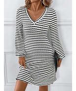 Striped V-Neck Long Sleeve Dress - $760.08 MXN