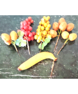 Fake Fruit Decor Vintage Lot 6 Piece Faux Plastic Rubber Nuts Grapes Ban... - €8,61 EUR