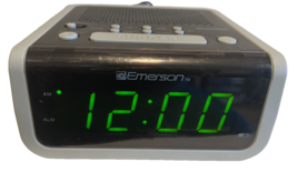 Emerson Clock Radio Alarm Smart Set AM FM Electric Time Date WORKS Model... - £9.52 GBP