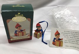 Hallmark Keepsake READY FOR DELIVERY Elf With Gift CHRISTMAS ORNAMENT 2001 - $14.85