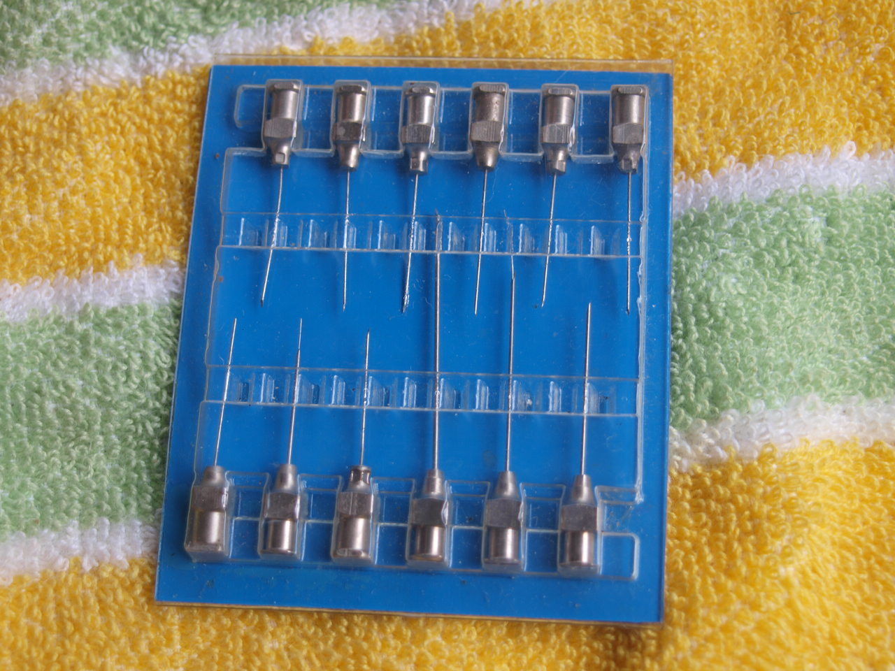 Primary image for NOS ANTIQUE SOVIET  USSR RUSSIAN MEDICINE SYRINGE NEEDLES  SET #3 ABOUT 1972