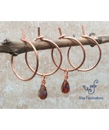 Handmade copper small hoop earrings set: wire wrapped art glass drop bea... - €17,11 EUR