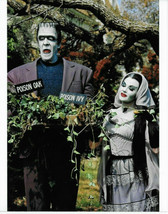 THE MUNSTERS   FRED GWYNNE  &amp; YVONNE DECARLO    COLOR 8X10 PHOTO - £7.83 GBP