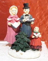 Grandeur Noel  Victorian Village 2002  Carolers Family Mother Father Child - $22.72