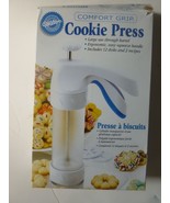 Wilton Comfort Grip Cookie Press with 12 Shapes - Complete in Original box - £8.99 GBP