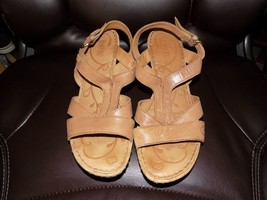 BOC Born Concepts Beige Leather  Cork Wedge Heels Sandals Size 9 Women&#39;s EUC - £21.00 GBP