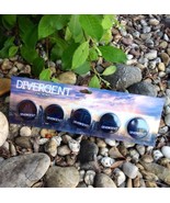DIVERGENT Factions 5 Pin Set Official NECA Merchandise - $335.67 MXN