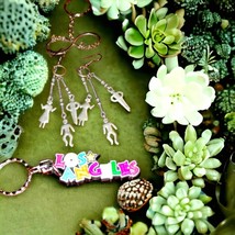 Really unique handcrafted vintage earrings and keychain lot - £19.71 GBP