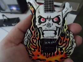 GEORGE LYNCH - ESP Flaming Skull Custom 1:4 Scale Replica Guitar ~Brand ... - €20,50 EUR