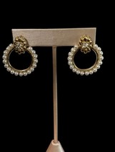 Faux Pearl Hoop Pierced Earrings Circle Gold Tone - $146.78 MXN