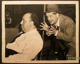 ALFRED HITCHCOCK :DIRECTOR : (ORIGINAL VINTAGE CANDID &amp; ON THE SET PHOTO... - £193.50 GBP