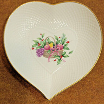 Mikasa Merry Christmas Spirit 82098 Holiday Fruit Heart Plate Ivory Bone China - £15.88 GBP