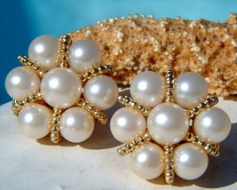 Vintage Earrings Faux Pearl Clusters Gold Tone Round Clip-Ons Wedding - £15.76 GBP