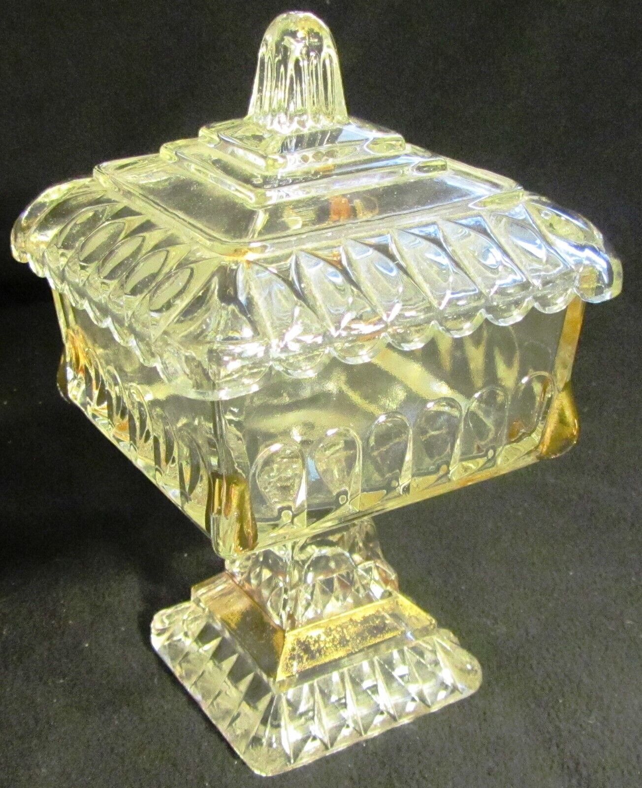 VINTAGE PEDESTAL JEANNETTE CLEAR GLASS GOLD ACCENTS CORNERS LIDDED SQUAR... - $19.60
