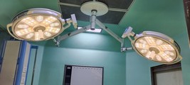 Hospital use LED Surgical Light Operation Theater Light Ceiling-mounted LED lamp - £2,840.99 GBP