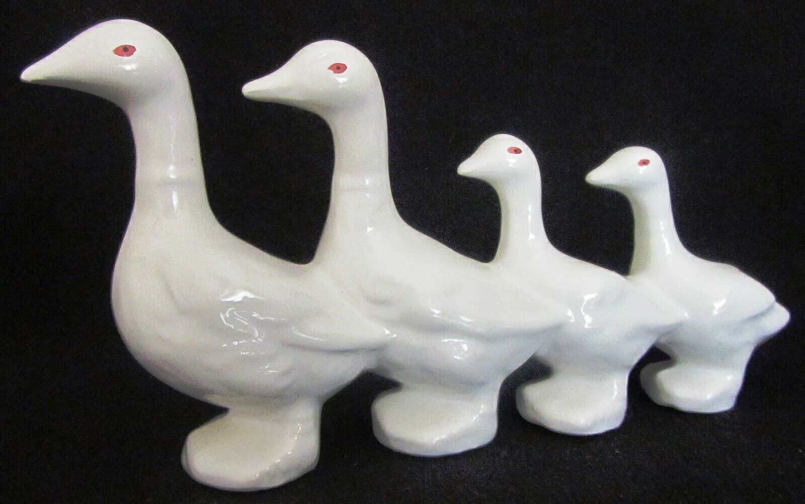 CHARMING PORCELAIN DUCK GEESE FAMILY GROUP FIGURINE DEPARTMENT 56 - $4.00