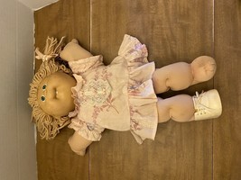 1982 cabbage patch kids doll Girl - $13.50