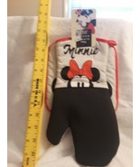 Disney  Minnie Mouse Over Sized Oven Mitt &amp; Pot Holder Gray Red Black NWT - $17.76 CAD