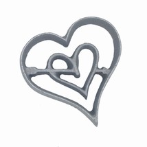 Kitchen Supply 7124 Valentine Heart Rosette Iron, Hand-Cast Aluminum, 3.... - $15.00