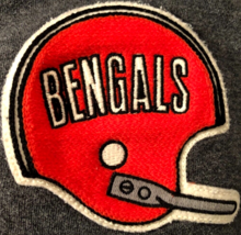 Cincinnati Bengals Helmet Logo Adult Throwbacks Nfl Afc Pullover Black Hoodie S - £7.87 GBP