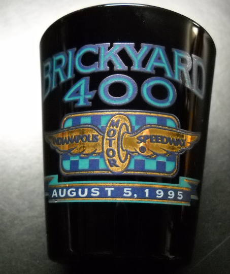 Brickyard 400 Shot Glass Indianapolis Motor Speedway August 5 1995 Black Glass - $6.99