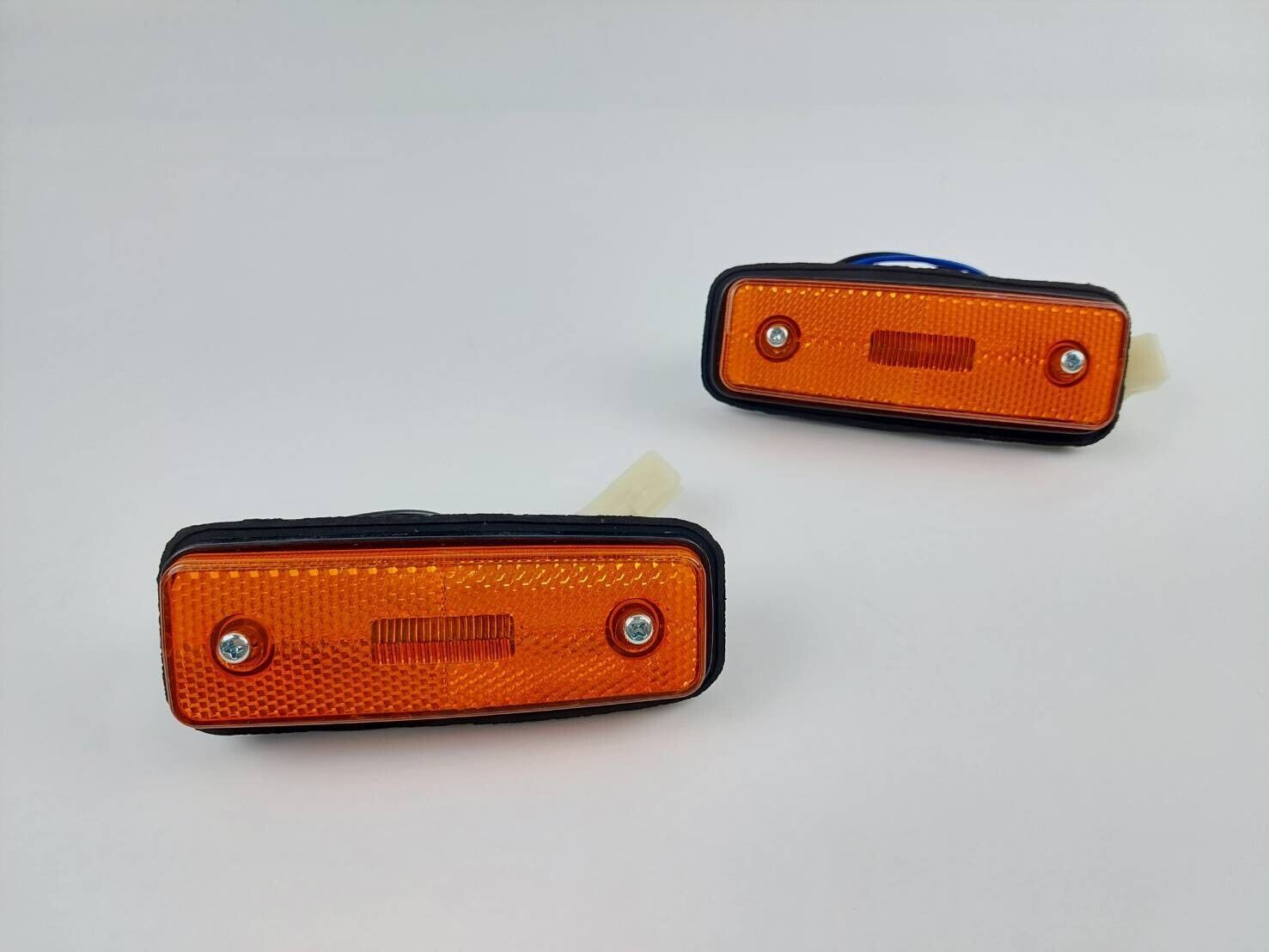 Front Signal Side Marker Light Yellow Lamp Fits Toyota Land Cruiser 1981... - $29.00