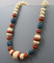 VTG Avon Summer Naturals Necklace Chunky Red White Blue Lucite Faux Wood Design - £7.09 GBP