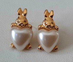 Bunny Rabbit PIERCED Earrings Faux Heart Shape Pearls Gold Tone Setting Easter - £9.47 GBP