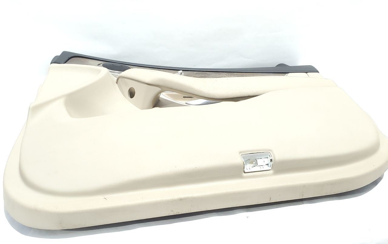 2016 Mercedes GLC300 OEM Front Right Door Trim Panel Has Fading  Item image 11