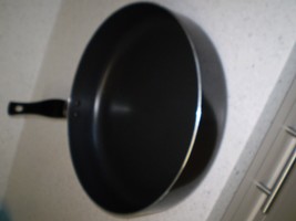Standard Non-Stick Black 12&quot; Frying Pan - £19.78 GBP