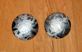 vintage round silver pierced earrings floral flower - $0.98