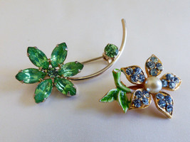 Set of 2  Gold tone metal green blue crystal rhinestones Flower pin brooch - £19.55 GBP