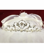 First Communion Bridal Pageant Flower Girl Tiara Crown White Veil Weddin... - $570.99 MXN