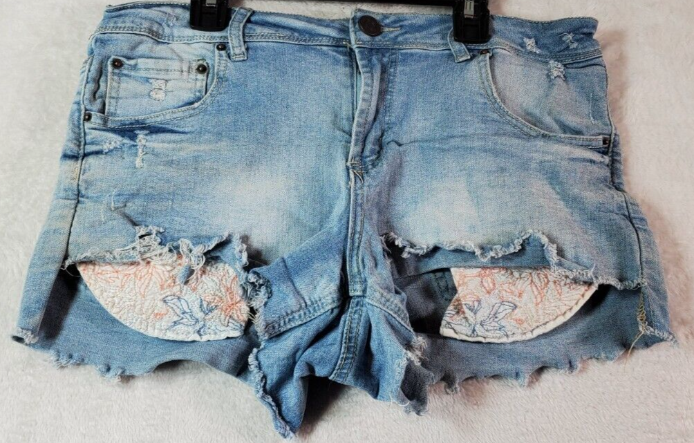 rue21 Cut Off Shorts Womens Size 12 Blue Denim Cotton Casual Pockets Fla... - $9.39