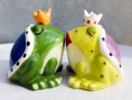 Ebros Frog Prince And Princess Kissing Ceramic Magnetic Salt And Pepper ... - €15,41 EUR