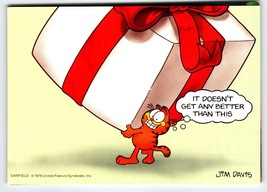 Garfield Christmas Postcard Giant Gift Box Jim Davis Comic Orange Tabby Cat 1978 - £7.13 GBP