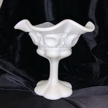 1970’s Kanawha Milk Glass Bullseye and Daisy Compote - £22.81 GBP