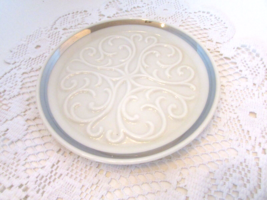 LENOX ROUND TRINKET DISH PLATE IVORY SCROLL PLATINUM RIM 6.25&quot; - £6.29 GBP