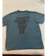 Nike XL Green Just Do It Gray T-Shirt - $256.74 MXN