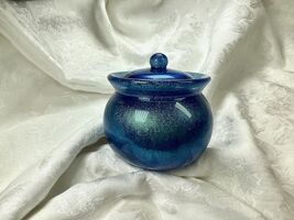 Lidded Jar Handmade In Hawaii Resin Blue Green Chameleon Colors Covered ... - €15,52 EUR