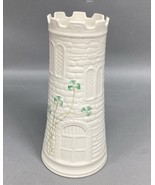 Belleek Castle Tower Vase Shamrock Pattern 7.75”H - €25,50 EUR Belleek Castle Tower Vase Shamrock Pattern 7.75”H - €25,50 EUR
