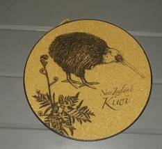 Vintage Kiwi Design Round Cork Trivet 7.5&quot; New Zealand - $148.87 MXN