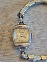 Vintage 14K Gold Glycine Watch Swiss Wristwatch Ladies USA Wind Up Works 4648 - £195.73 GBP
