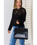 David Jones Texture PU Leather Handbag - $1,134.76 MXN