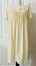 Vintage Sears Nightgown Robe 40-42 Embroidered Lacey Lightweight Nightwear - £15.89 GBP