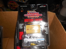 Racing Champions Motor Trend 1960 Chevy Impala w/Emblem On Sealed Card - £4.00 GBP