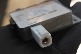 2006-2009 MERCEDES BENZ CLS550 W219 PHONE ANTENNA BOOSTER AMPLIFIER MODULE J297 image 5