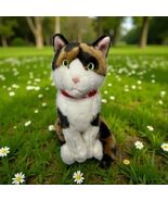FAO Schwarz Calico Cat Plush Realistic Kitty Sitting Down Stuffed Animal... - €11,02 EUR